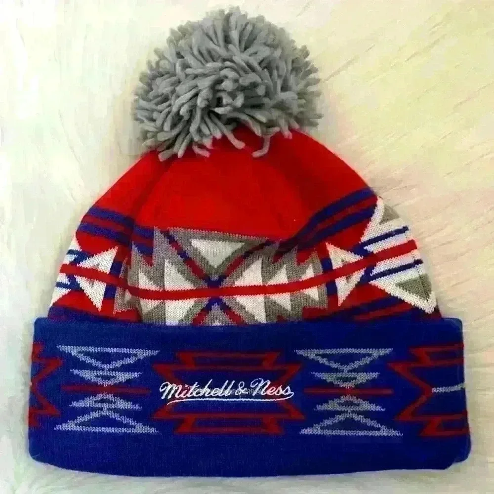 Mitchell & Ness Los Angeles Clippers Cuffed Pom Beanie Hat - Picture 3 of 4